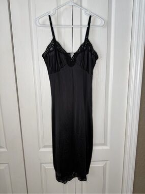 Vintage Black Lace Trim Nylon Full Slip Nightgown Chemise Adjustable Straps
